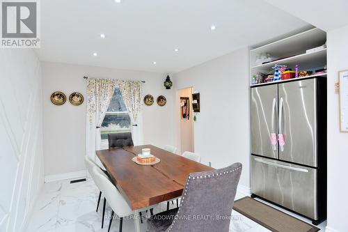 825 North Service Road, Mississauga, ON - Indoor Photo Showing Dining Room