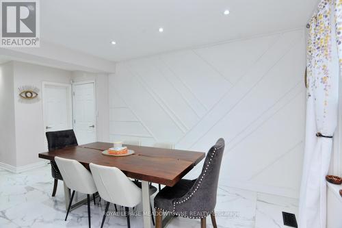 825 North Service Road, Mississauga, ON - Indoor Photo Showing Dining Room