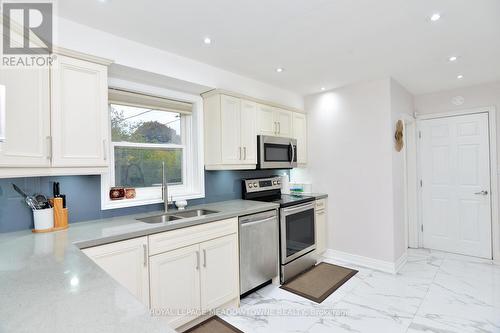 825 North Service Road, Mississauga, ON - Indoor Photo Showing Kitchen With Double Sink