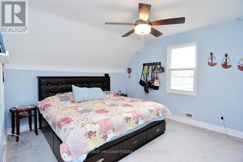 825 North Service Road, Mississauga, ON - Indoor Photo Showing Bedroom