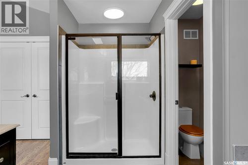 502 4Th Street E, Saskatoon, SK - Indoor Photo Showing Bathroom