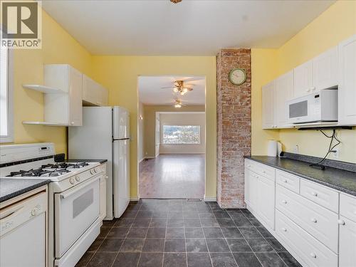 1472 Green Avenue Lane  Trail, BC V1R 4K2