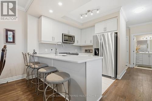 401 - 1200 Commissioners Road W, London South (South B), ON - Indoor Photo Showing Kitchen