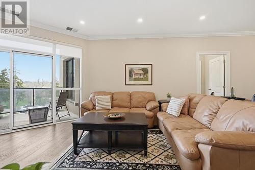 401 - 1200 Commissioners Road W, London South (South B), ON - Indoor Photo Showing Living Room