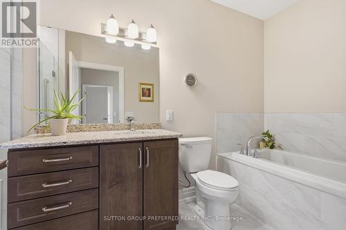 401 - 1200 Commissioners Road W, London South (South B), ON - Indoor Photo Showing Bathroom