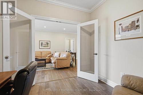 401 - 1200 Commissioners Road W, London South (South B), ON - Indoor Photo Showing Office
