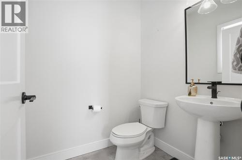 703 Underhill Lane, Saskatoon, SK - Indoor Photo Showing Bathroom