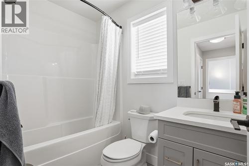 703 Underhill Lane, Saskatoon, SK - Indoor Photo Showing Bathroom