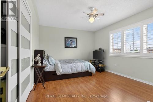 3841 Edgecliffe Run, Mississauga, ON - Indoor Photo Showing Bedroom