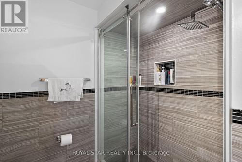 3841 Edgecliffe Run, Mississauga, ON - Indoor Photo Showing Bathroom