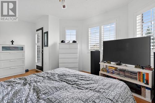 3841 Edgecliffe Run, Mississauga, ON - Indoor Photo Showing Bedroom