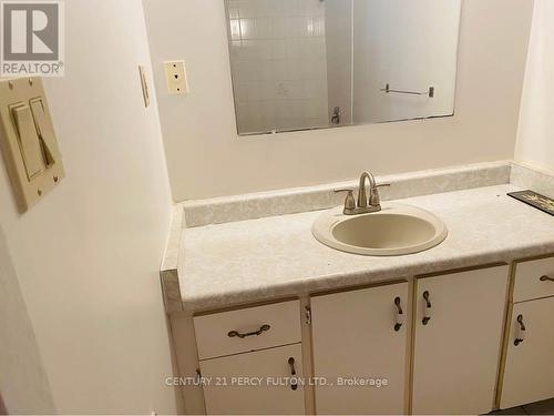 2801 Gulfstream Way, Mississauga, ON - Indoor