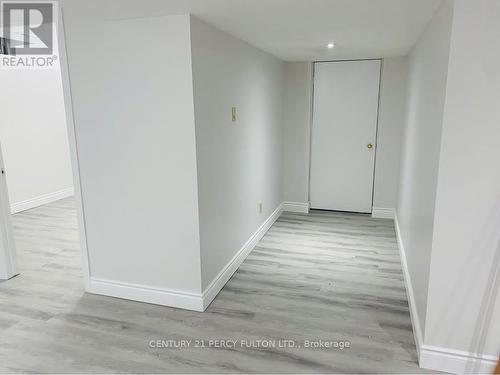 2801 Gulfstream Way, Mississauga, ON - Indoor Photo Showing Other Room