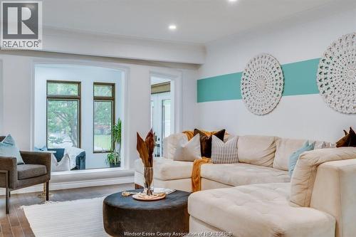 145 Centennial Drive, Tecumseh, ON - Indoor Photo Showing Living Room