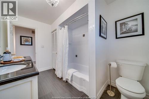 145 Centennial Drive, Tecumseh, ON - Indoor Photo Showing Bathroom