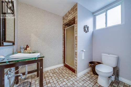 145 Centennial Drive, Tecumseh, ON - Indoor Photo Showing Bathroom