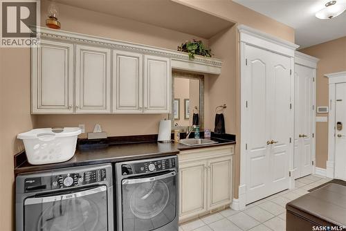 1453 Normandy Drive, Moose Jaw, SK - Indoor Photo Showing Laundry Room
