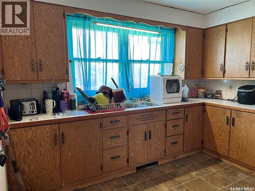 321 3Rd Street, Frobisher, SK - Indoor Photo Showing Kitchen