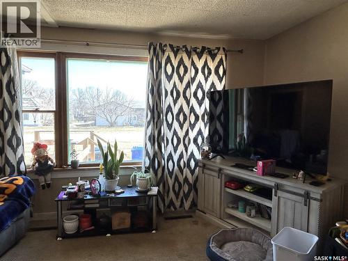 321 3Rd Street, Frobisher, SK - Indoor