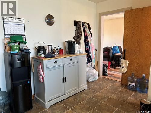 321 3Rd Street, Frobisher, SK - Indoor