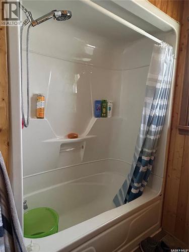 321 3Rd Street, Frobisher, SK - Indoor Photo Showing Bathroom