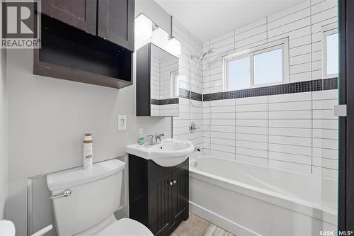 107 Evans Street, Saskatoon, SK - Indoor Photo Showing Bathroom