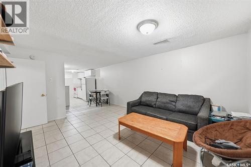 107 Evans Street, Saskatoon, SK - Indoor Photo Showing Living Room