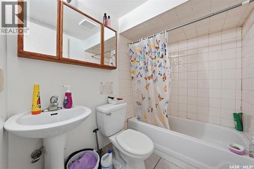107 Evans Street, Saskatoon, SK - Indoor Photo Showing Bathroom