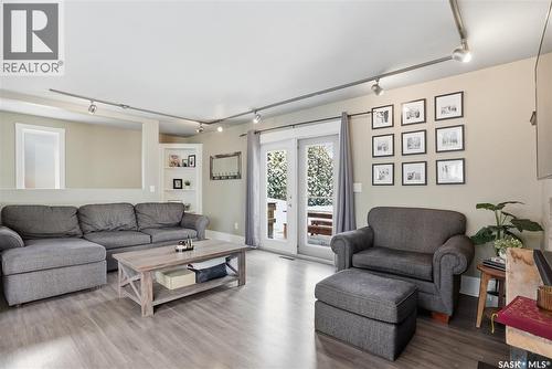 210 Cruise Street, Saskatoon, SK - Indoor Photo Showing Living Room