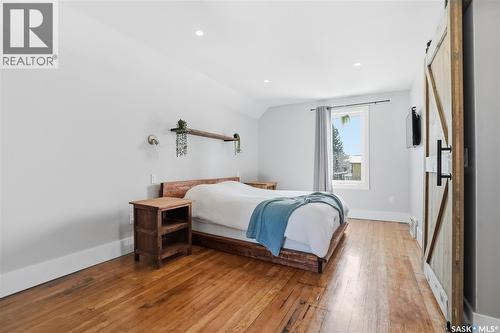 210 Cruise Street, Saskatoon, SK - Indoor Photo Showing Bedroom