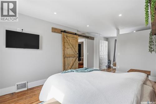 210 Cruise Street, Saskatoon, SK - Indoor Photo Showing Bedroom