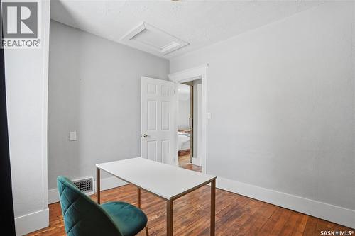 210 Cruise Street, Saskatoon, SK - Indoor