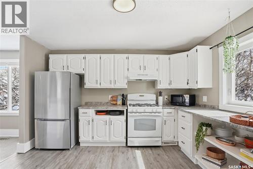210 Cruise Street, Saskatoon, SK - Indoor Photo Showing Kitchen