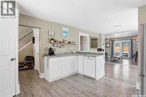 210 Cruise Street, Saskatoon, SK - Indoor Photo Showing Kitchen