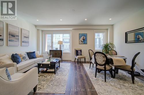 31 - 3023 Creekshore Common, Oakville, ON - Indoor Photo Showing Living Room