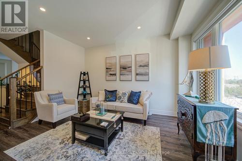 31 - 3023 Creekshore Common, Oakville, ON - Indoor Photo Showing Living Room