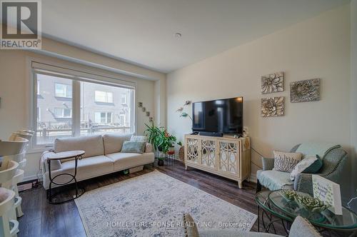 31 - 3023 Creekshore Common, Oakville, ON - Indoor Photo Showing Living Room