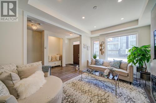 31 - 3023 Creekshore Common, Oakville, ON - Indoor Photo Showing Living Room