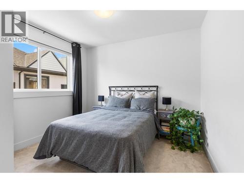 555 Buckland Avenue Unit# 106, Kelowna, BC - Indoor Photo Showing Bedroom