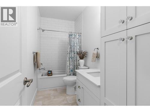 555 Buckland Avenue Unit# 106, Kelowna, BC - Indoor Photo Showing Bathroom