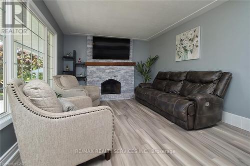 115 Uplands Drive, Kitchener, ON - Indoor Photo Showing Living Room With Fireplace
