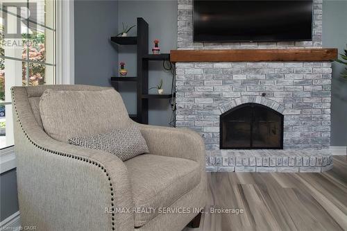 115 Uplands Drive, Kitchener, ON - Indoor Photo Showing Living Room With Fireplace