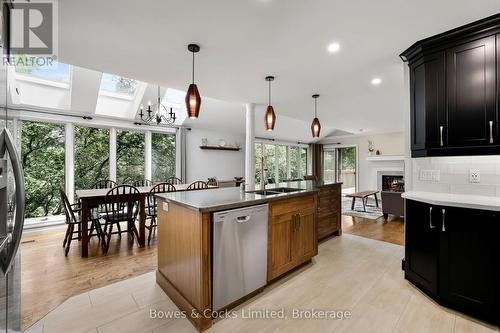 3255 Pollard Road, Clarington, ON - Indoor Photo Showing Kitchen With Double Sink With Upgraded Kitchen