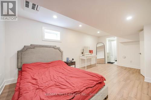 4296 Claypine Rise, Mississauga, ON - Indoor Photo Showing Bedroom