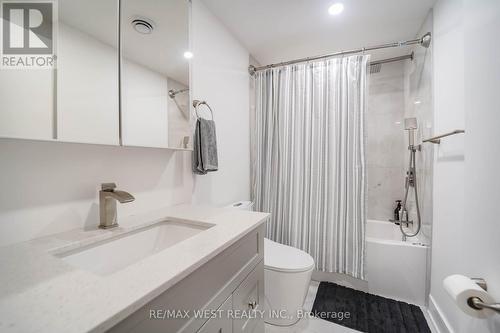 4296 Claypine Rise, Mississauga, ON - Indoor Photo Showing Bathroom
