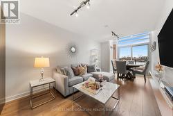 425 - 775 KING STREET W  Toronto, ON M5V 2K3