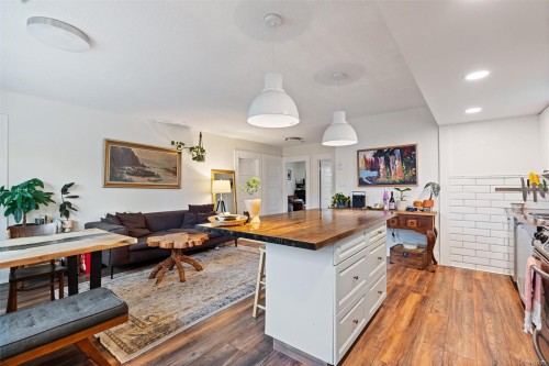 320 Moss St, Victoria, BC 