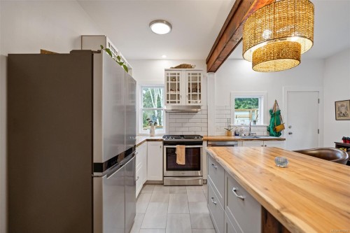 320 Moss St, Victoria, BC 