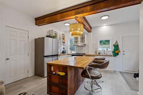 320 Moss St, Victoria, BC 