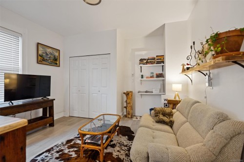 320 Moss St, Victoria, BC 